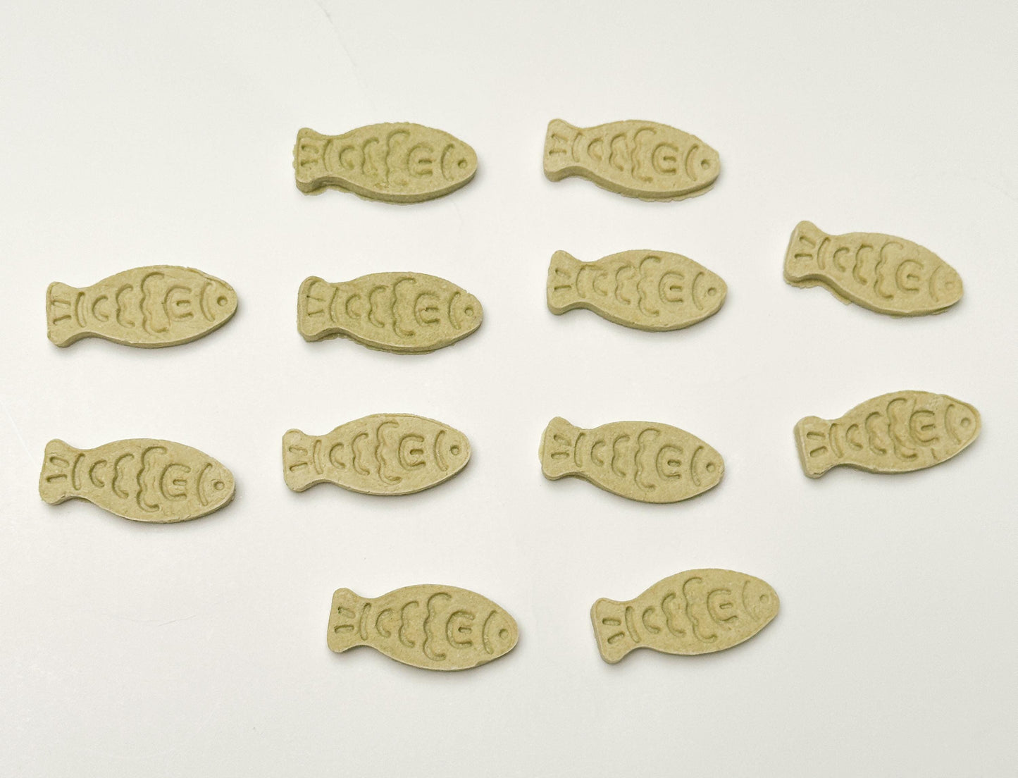 Fish Cat Grass Chicken Pet Treats 10 pcs